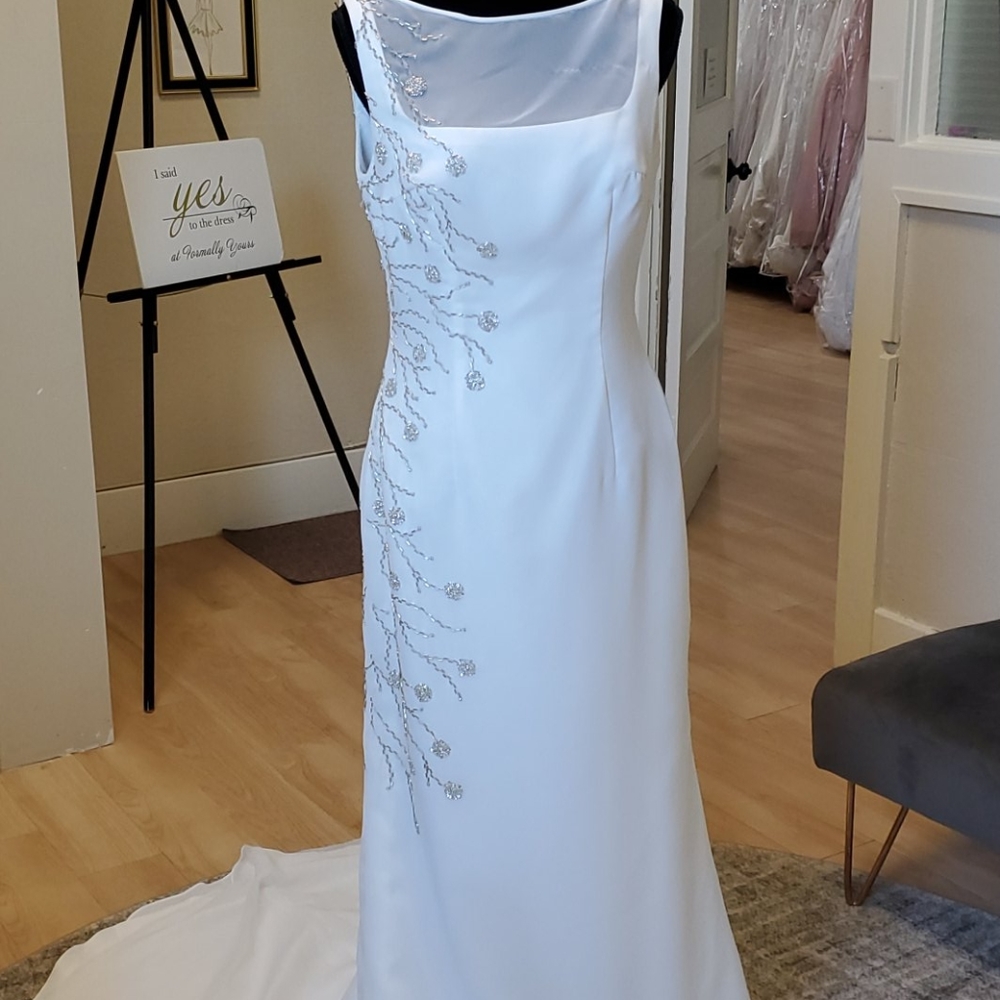 Size 10, tag 12 ivory w/ silver beads chiffon sleeveless sheath wedding gown NWT